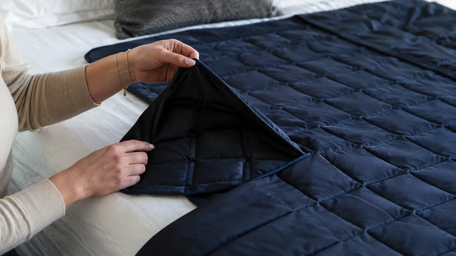 Topcee Weighted Blanket Honest Review: A Budget Pick That Punches Above Its Weight